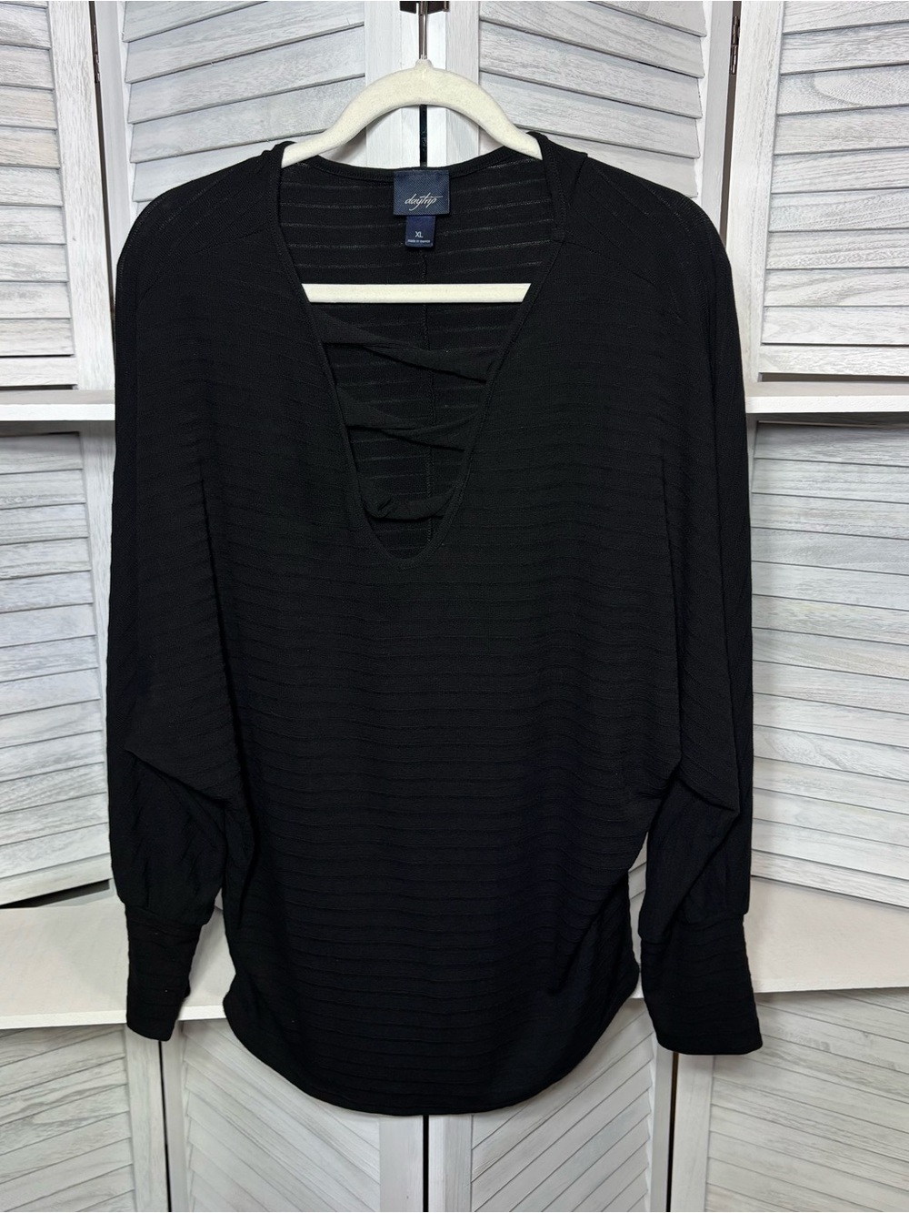 Daytrip Top Womens XL Black Striped Mesh Lined Strappy V Neck Dolman Sleeve
